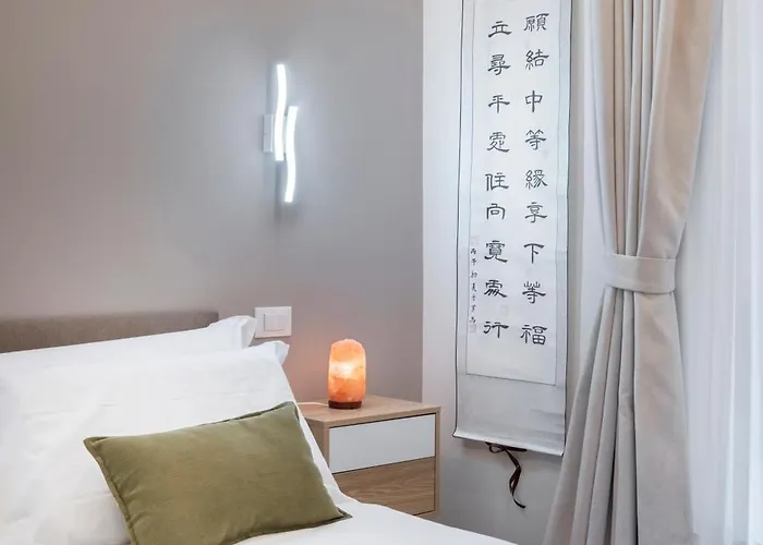 Πανσιόν Giusi - Piazza Vittorio 4*