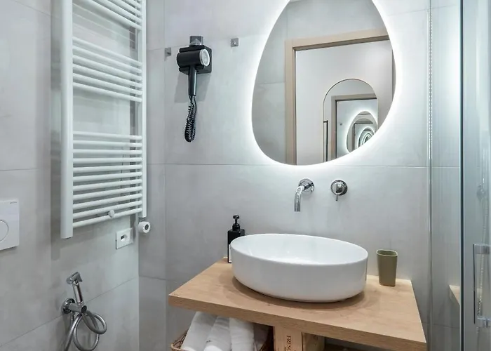 Giusi - Piazza Vittorio 4*